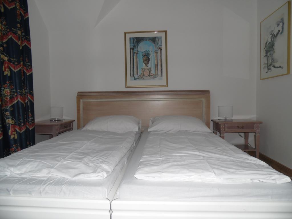 Augustenhof Bad Elster Rum bild