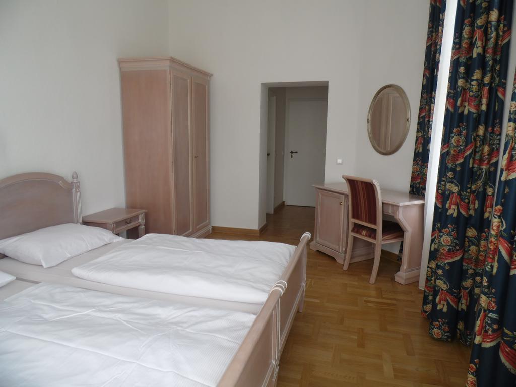 Augustenhof Bad Elster Rum bild