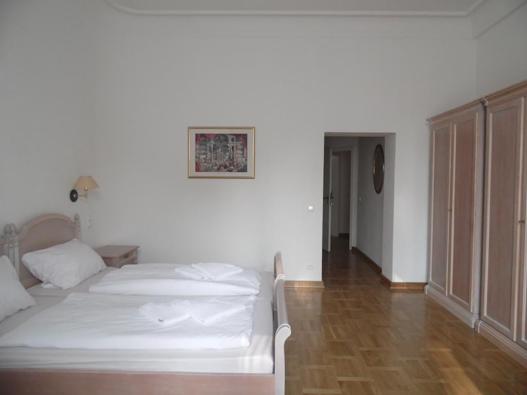Augustenhof Bad Elster Rum bild